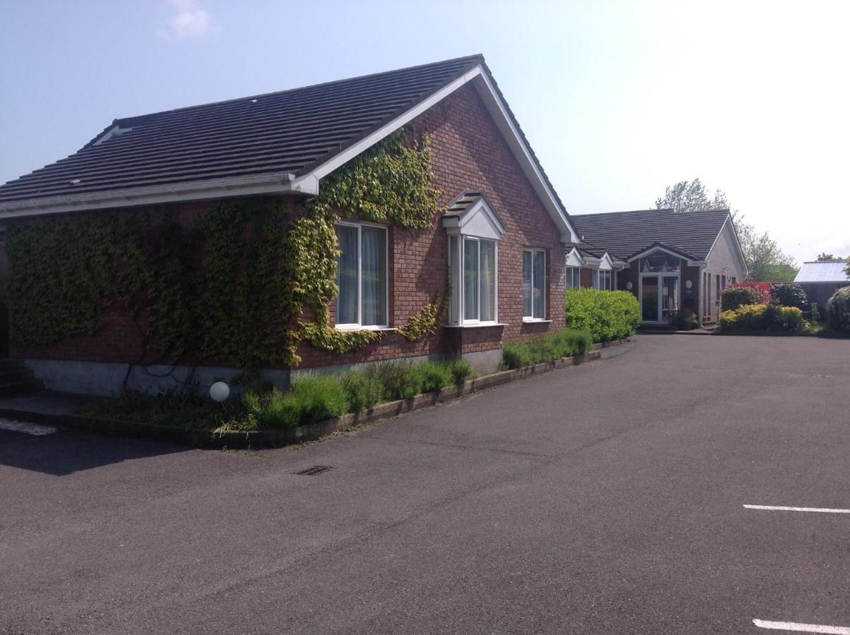 Glenwood House Hotel Carrigaline Exterior photo