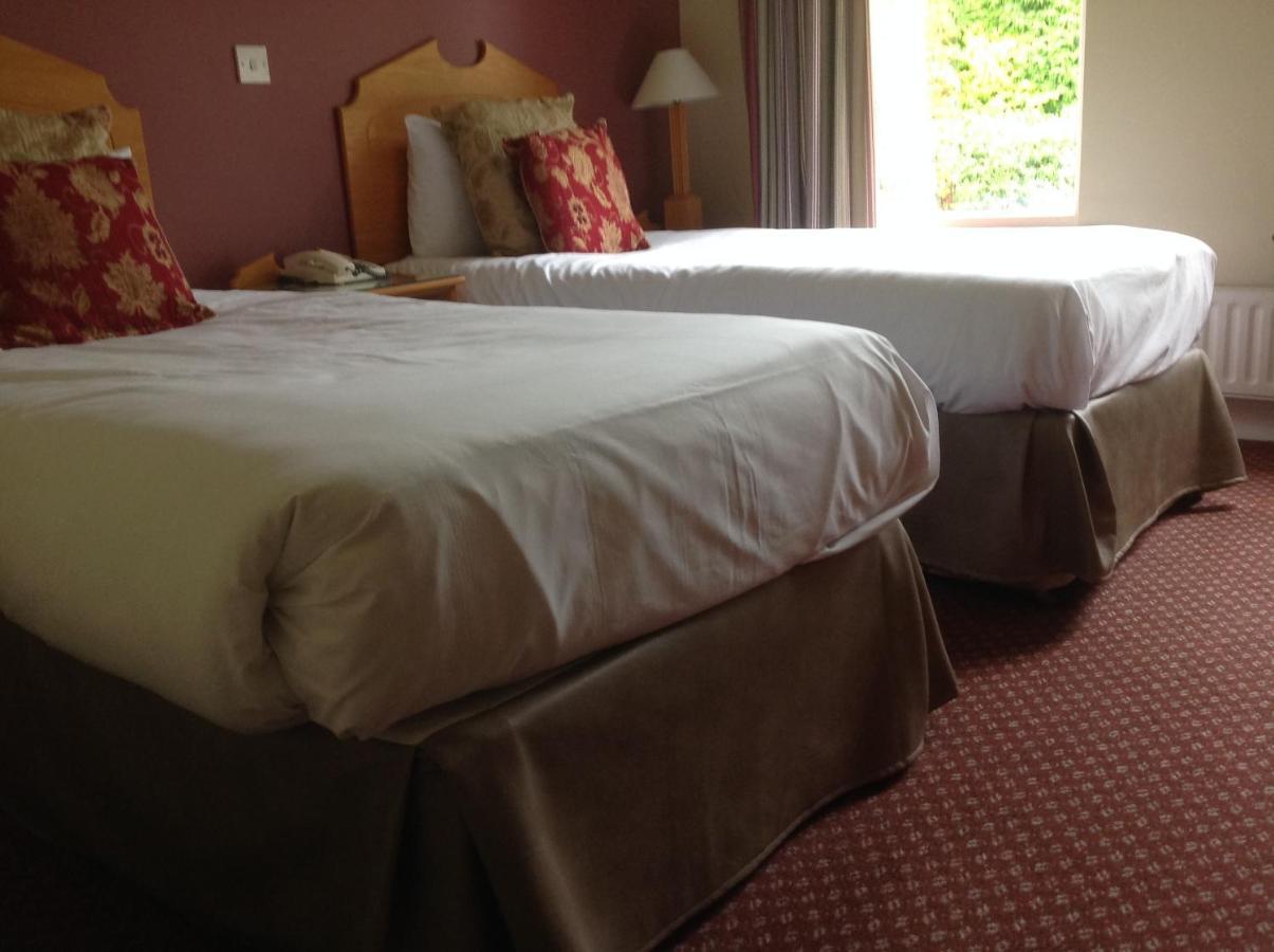 Glenwood House Hotel Carrigaline Room photo