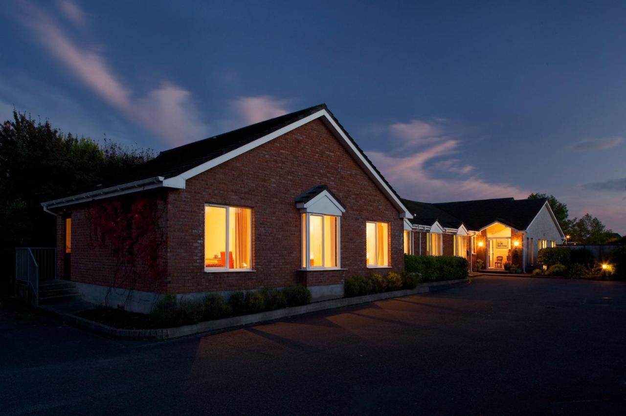 Glenwood House Hotel Carrigaline Exterior photo