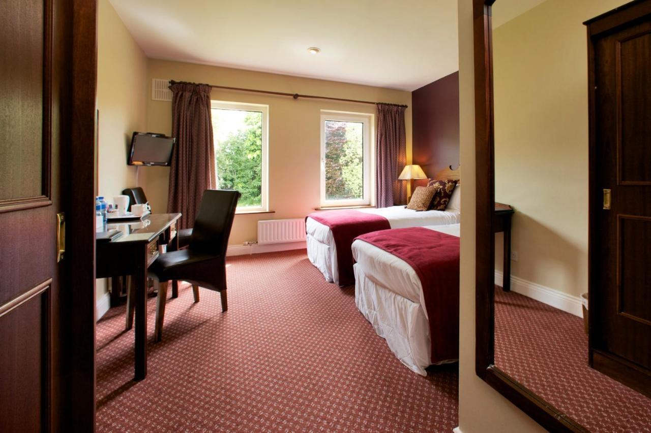 Glenwood House Hotel Carrigaline Exterior photo